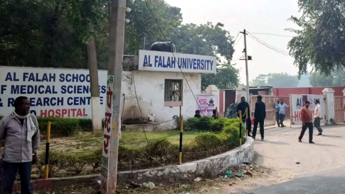 दिल्ली विस्फोट : फरीदाबाद में मिली लाल इको स्पोर्ट्स कार