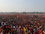 कोलकाता गरजे बागेश्वर बाबा :भारत में तनातनी नहीं सनातनी चाहिए, तिरंगे में चांद नहीं चांद पर तिरंगा चाहिए 